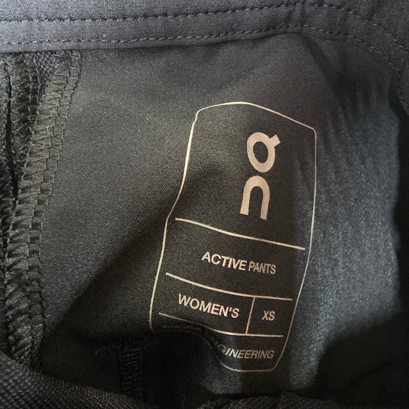 ON Cloud Running Active Pants Black Women's XS Joggers Athletic Lightweight - Picture 6 of 9